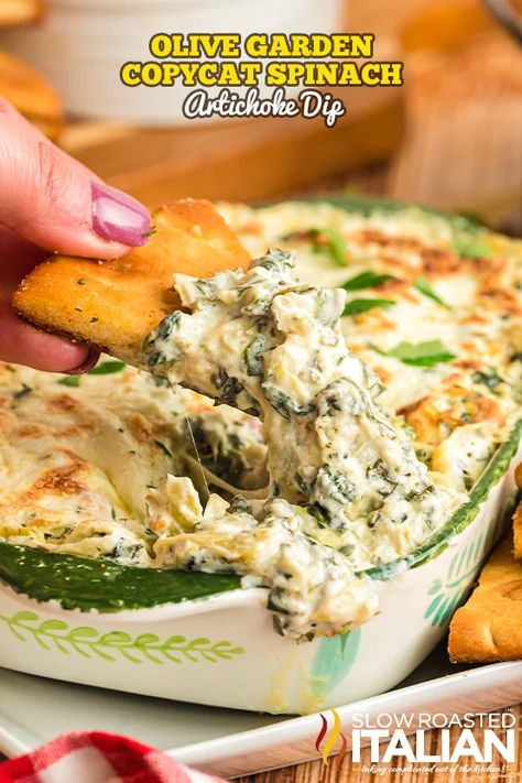 Olive Garden Appetizers, Hot Spinach Artichoke Dip, Baked Spinach Artichoke Dip, Small Town Woman, Spinach Artichoke Dip Recipe, Artichoke Dip Recipe, The Slow Roasted Italian, Copycat Restaurant Recipes, Spinach Artichoke Dip