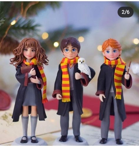 Air Dry Clay Projects Harry Potter, Harry Potter Biscuit, Barbie Dress Cake, Harry Potter 3d, Harry Potter Dolls, Harry Potter Birthday Cake, Lego Hogwarts, Harry Potter Friends, Harry Potte