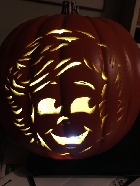 Harry Styles from AAoOD. Pumpkin Carving One Direction, Pumpkin Carving Ideas Harry Styles, One Direction Pumpkin Carving Ideas, 1d Pumpkin Carving, Harry Styles Pumpkin Carving, One Direction Pumpkin, Harry Styles Pumpkin, Mr Bones Pumpkin Patch, Harry Coded