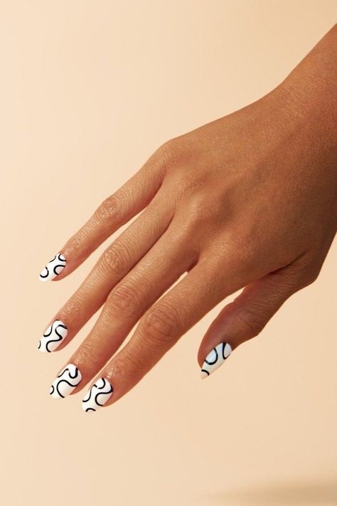 Chill Tips in Wavy Baby Chillhouse Pretty Nail Colors, Ootd Inspo, Minimalist Nails, Fire Nails, Dream Nails, Pretty Acrylic Nails, The Authority, Artificial Nails, Best Acrylic Nails