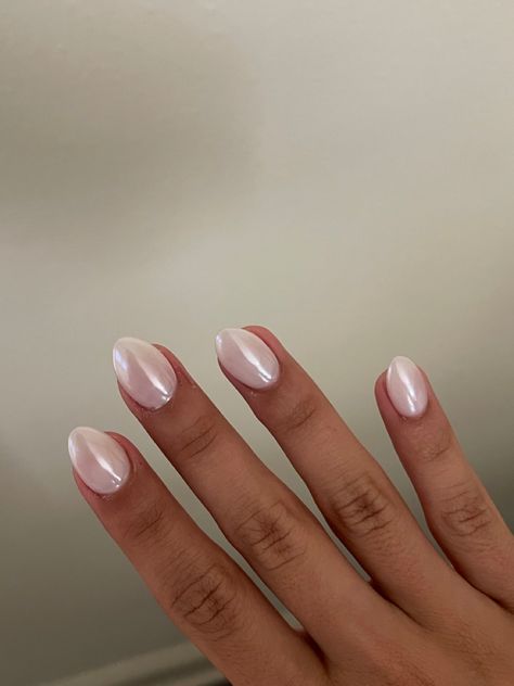 Hayley Bieber Wedding Nails, Hayley Bieber Nails Short, Hayley Bieber Wedding, Hayley Bieber Nails, Bieber Wedding, Bieber Nails, Hayley Bieber, Pearl Nails, Nail Styles