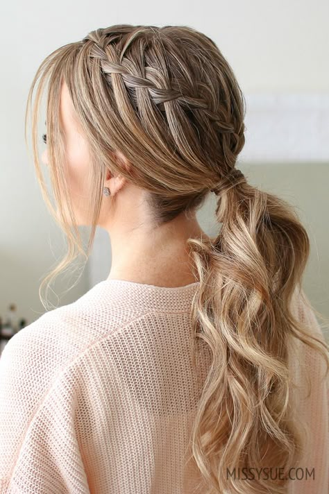 Waterfall braids have become such a classic style that I thought it’d be fun to share how to wear one as a ponytail. A basic waterfall braid is a lot easier to achieve than you might think and always look so intricate and cool. For… Two French Braids, Stylish Ponytail, Prom Hairstyle, French Braid Hairstyles, Braided Ponytail Hairstyles, Waterfall Braid, Beautiful Braids, Heart Hair, Trending Hairstyles