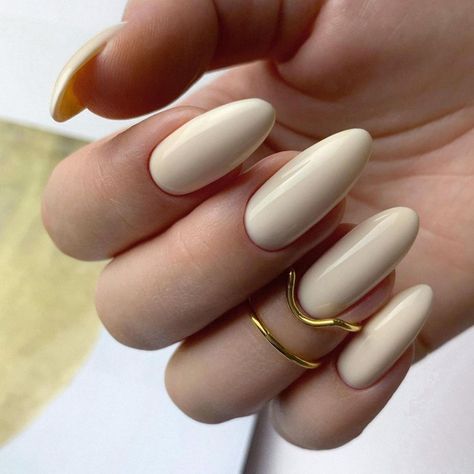 Cream Colour Nails, Almond Cream Nails, Creme Color Nails, Almond Nails Cream, Creamy Nail Colors, Cream Beige Nails, Creme Nails Acrylic, Cream Fall Nails, Cream Almond Nails