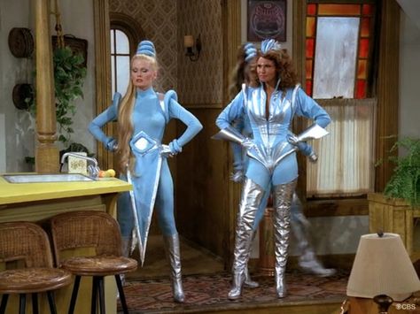 Mork & Mindy 2 x 11  "Mork vs the Necrotons" Debra Jo Fondren, Blue Leotard, Vegas Showgirl, Mork & Mindy, Old Hollywood Actresses, Black Army, Raquel Welch, Playboy Playmates, Retro Tv