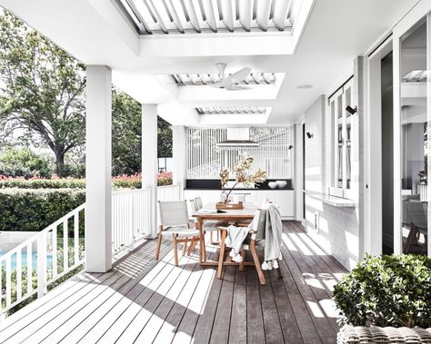 How to turn a plain patio into a relaxing outdoor room | Home Beautiful Alfresco Ideas Australia, Dream Bungalow, Farmhouse Design Ideas, Porch Farmhouse, Home Bunch, Outdoor Blinds, Side Porch, Lighting Plan, Farmhouse Front