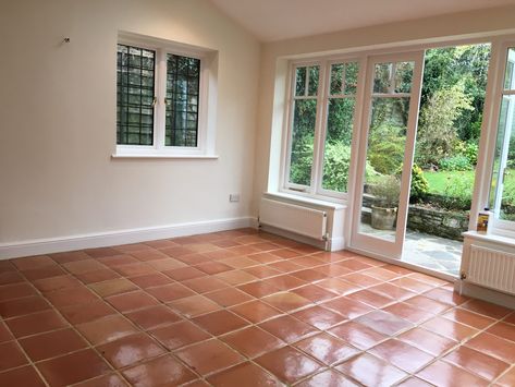 Terracotta Floor Tiles Hallway, Terracotta Floor Interior, Terracotta Floor Bedroom, Terracotta Floors Living Room, Red Tile Floor Living Rooms, Terracotta Floor Living Room, Terracotta Tiles Living Room, Red Floor Tiles, Orange Tile Floor