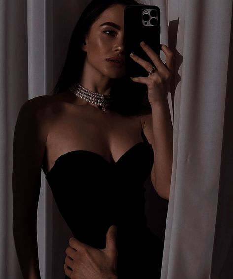 @tabyaparfileva | instagram account | Black Dress With Pearls Necklace, Strapless Dress Necklace, Goddess Name, Dress With Pearl Necklace, Elite Aesthetic, Addicted Calloway Sisters, Pearl Necklace Outfit, Black Dress With Pearls, Rose Calloway