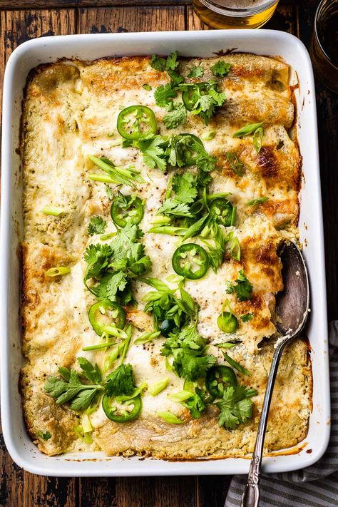 These creamy and cheesy Turkey Enchiladas are the perfect way to use up leftover shredded turkey or chicken. 30 minute weeknight dinner! Ground Turkey Green Enchiladas, Leftover Turkey Quesadilla, Leftover Turkey Enchilada Casserole, Turkey Zucchini Enchiladas, Six Sisters Turkey Enchiladas, Shredded Turkey Recipes, Red Chicken Enchiladas, Panini Recipes Chicken, Ground Beef Enchiladas