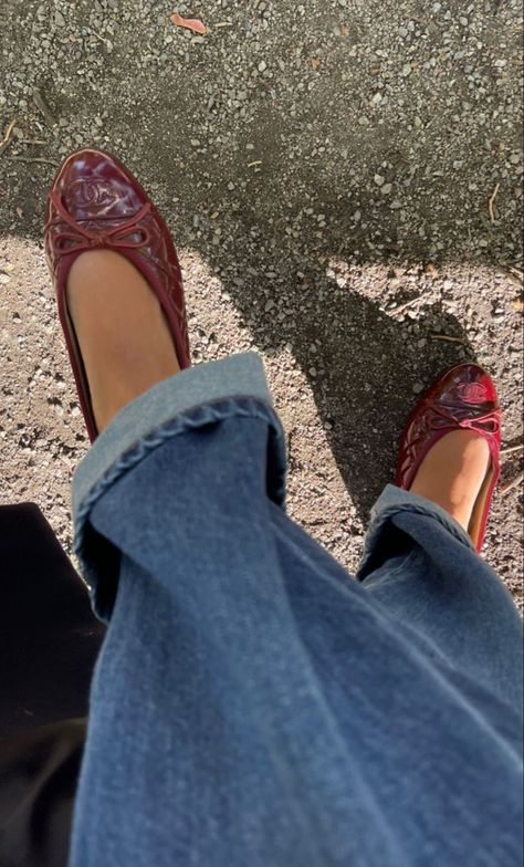 Chanel Ballerina, Red Ballerinas, Slippers Outfit, Ballet Flats Outfit, Red Ballet Flats, Red Chanel, Flats Outfit, Shoe Inspo, Ballet Slippers