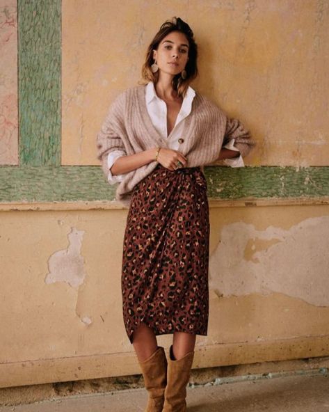 Look Adidas, Estilo Indie, Skandinavian Fashion, Autumn Inspired, Mode Boho, Mom Stuff, A Skirt, Skirt Outfit, Mode Inspo