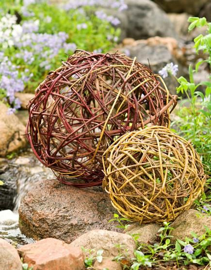 Dogwood spheres: When you prune ornamental shrubs like dogwoods, convert the leftovers into nature-inspired crafts projects. Colorful dogwood branches can be twisted into beautiful garden orbs in minutes. Yellow Twig Dogwood, Dogwood Shrub, Ornamental Shrubs, Twig Dogwood, Garden Globes, Garden Balls, Willow Weaving, Pretty Garden, Dogwood Trees