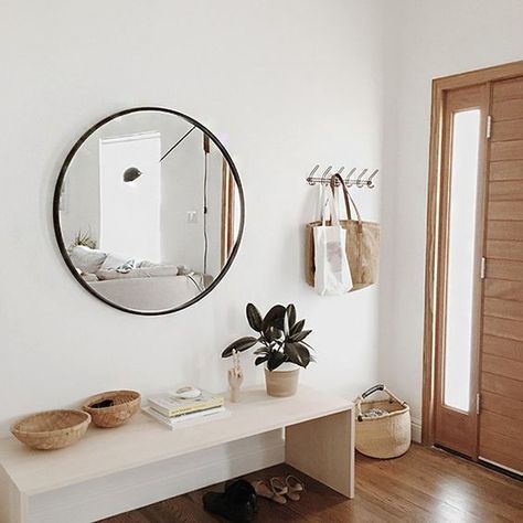 Minimal Entryway, Modern Entryway Decor, Minimalist Entryway, Entryway Inspiration, Modern Entryway, Entrance Foyer, Door Design Modern, Entry Way Design, Lobby Design