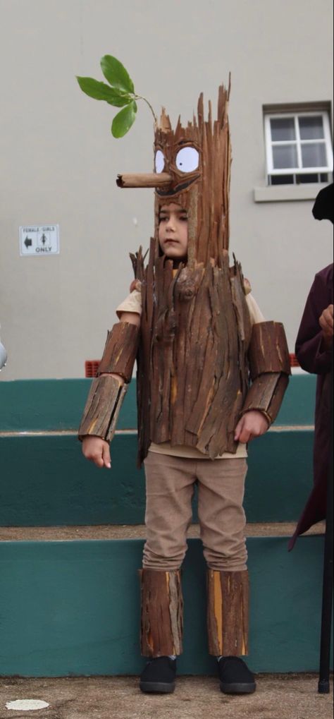 Stick man costume made from carboard and coverd with real tree brak Tree Costume Men, Fancy Dress Ideas For Kids Boys, Best Fancy Dress Ideas, Tree Fancy Dress, Stick Man Costume, Diy Costumes Men, Purim Ideas, Cardboard Costume, Fancy Dress Competition