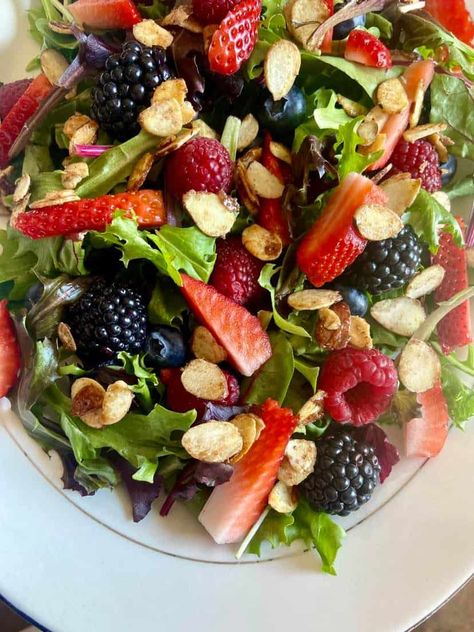 Berries Salad Recipe, Nuts About Berries Salad Zupas, Nuts About Berries Salad, Berries Salad, Berry Salad Recipe, Sweet Salads, Strawberry Salad Recipe, Salad Toppers, Strawberry Dessert Recipes