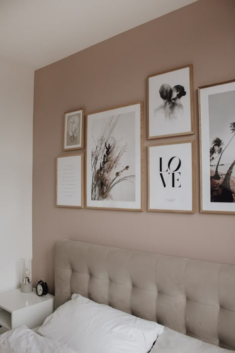 Light Colour Painting Wall Colors, Pink Wall Bedroom, Bedroom Wall Pictures, Light Pink Bedrooms, Dusty Pink Bedroom, Bedroom Gallery Wall, Bedroom Colours, Scandi Interior, Classy Rooms