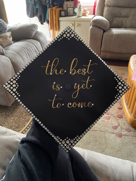 Pearl And Rhinestone Graduation Cap, Simple Cap Designs For Graduation, Grad Cap Designs High School 2024, Cute Graduation Cap Designs High School, Graduation Cap Designs Rhinestones, Black Grad Cap Ideas, 2023 Grad Cap Ideas, Simple Cap Decoration Graduation, Black Graduation Cap Ideas