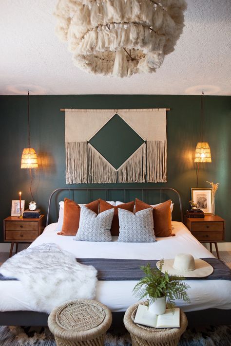 Moody Boho Bedroom, Bedroom Eclectic, Eclectic Bedroom, Bilik Tidur, Bedroom Green, Bedroom Boho, Master Bedrooms Decor, Remodel Bedroom, Room Inspiration Bedroom