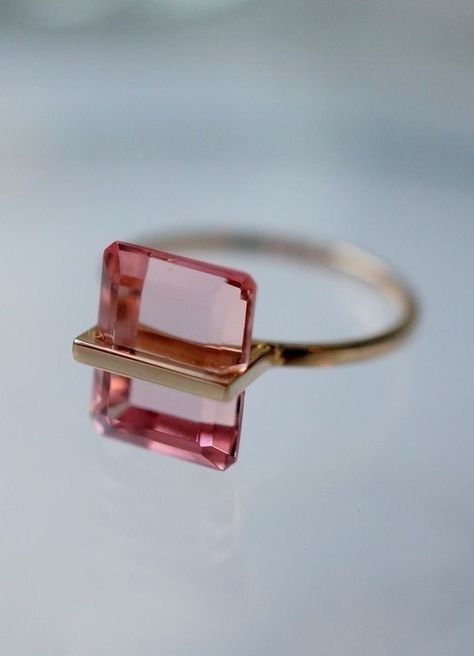 Promise Ring Band, Pink Stone Ring, Pink Stone Rings, Bijoux Art Nouveau, Gold Ring Designs, Luxury Rings, Morganite Ring, Square Rings, Pink Ring