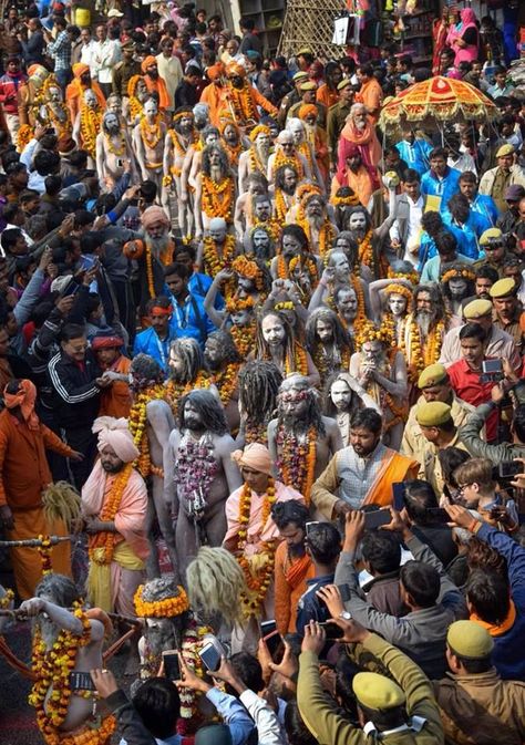 Be a part of the 55 day long celebrations of #KumbhMela in #Prayagraj, Uttar Pradesh and experience the extraordinary. Join the sea of humanity and immerse yourself in devotion as you chant the vedic mantras and religious hymns. #KumbhMela2019 #Kumbh2019 Kumbh Mela Prayagraj, Kumbh Mela, Hindu Rituals, Hindu Festival, Vedic Mantras, Hindu Festivals, Uttar Pradesh, The Sea, Spirituality