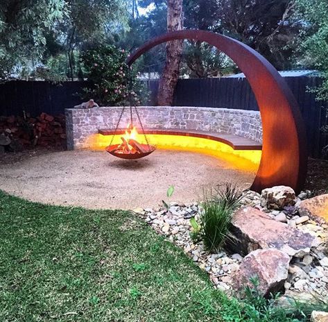 Suspended fire Cheap Fire Pit, Pergola Diy, Fire Pit Materials, Grill Outdoor, Outdoor Fire Pit Designs, Fire Pit Ring, Metal Fire Pit, Patio Fire Pit, Fire Pit Designs