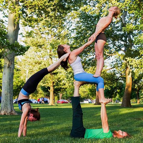 4 person yoga pose Three Person Yoga Poses, 3 Person Yoga Poses, Two Person Yoga Poses, Funny Yoga Poses, Group Yoga Poses, Yoga Posses, Yoga Humor, Acro Yoga Poses, Yoga Challenge Poses