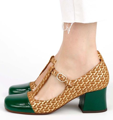 MAFA GREEN CHiE MIHARA shoes Mihara Shoes, Chie Mihara Shoes, Elegant Flats, Classy Shoes, Shoe Shine, Mary Jane Heels, Green Shoes, Crazy Shoes, Spring Shoes