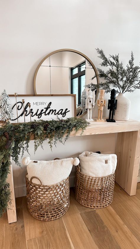 Entryway Christmas Decor Entry Tables, Christmas Entryway Table, Table Christmas Decor, Black Christmas Decorations, Christmas Entry, Christmas Entryway, Carol Of The Bells, Entryway Table Decor, Simple Christmas Decor