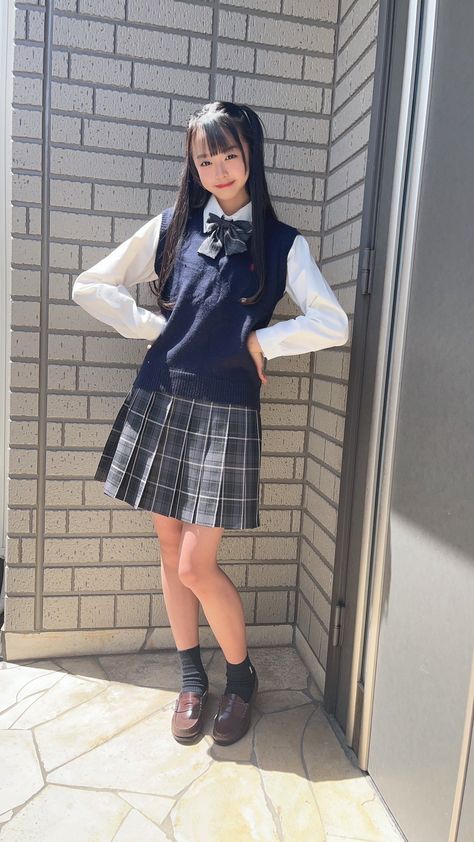 Dress Reference, Female Pose, Female Pose Reference, Girls Uniforms, Japan Girl, Anime Things, School Uniforms, Asian Fashion, Outfits For Teens