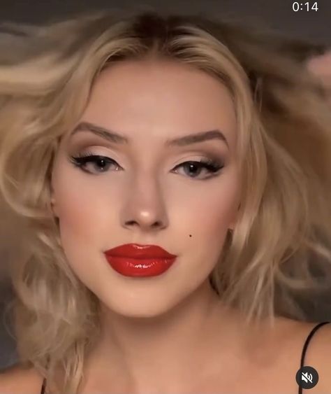 Make Up Halloween Mujer, Hollywood Glamour Makeup, Old Hollywood Makeup, Gatsby Makeup, Selena Gomez Aesthetic, Aesthetic Frases, Look Gatsby, Make Up Halloween, 50s Makeup