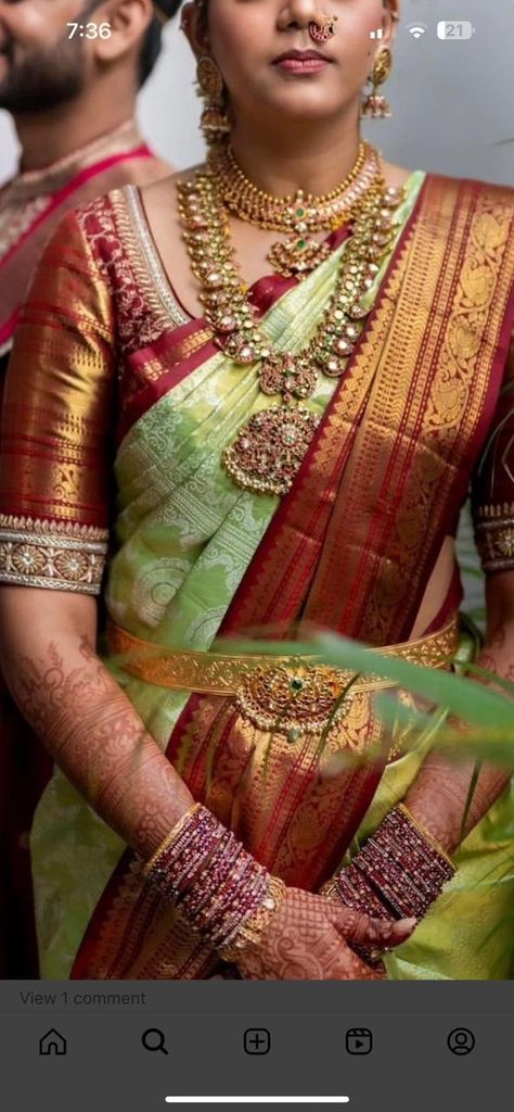 Gold Colour Wedding Saree, Pattu Sarees Latest Collection, South Indian Bride Jewellery, Simple Hairstyle For Saree, Latest Pattu Sarees, Wedding Blouses, Indian Brides Jewelry, Latest Saree Trends, Brother Wedding