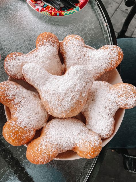 Mickey Mouse Beignets, Beignets Disney, Disney Beignets, Mickey Beignets, New Orleans Square Disneyland, Disneyland Beignets, Disney Port Orleans French Quarter, Disney Port Orleans, Port Orleans French Quarter