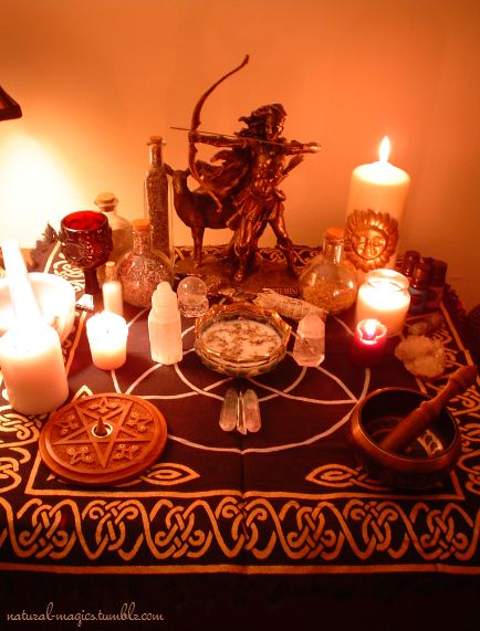 Artemis Altar Artemis Altar, Sacred Space Altar, Good To Make, Pure Intentions, Altar Ideas, Crystal Altar, Witches Altar, Wiccan Altar, Pagan Altar