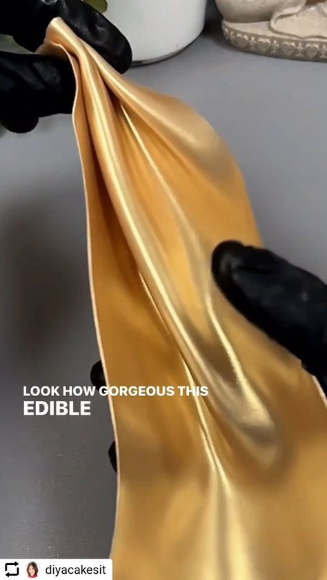 Michael Salako | This Edible Fabric really looks awesome 😍 Will you be trying it out❔️ #Repost @diyacakesit • • • • • • Making edible fabric with… | Instagram Edible Fabric Recipe, Edible Fabric, Edible Creations, Edible Printing, Edible Gold, Fondant Tutorial, Fabric Bows, Cake Decorating Techniques, Video Tutorials