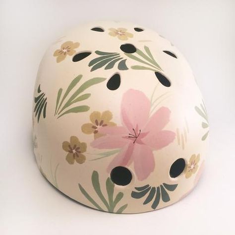 Cream Floral Bike Helmet Painted Bike Helmet, Cute Bike Helmet, Skateboard Inspiration, Bike Makeover, Cruiser Bike Accessories, Mongoose Mountain Bike, Bike Gadgets, Paint Bike, Motorcycle Helmet Design