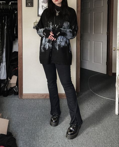 #ootd #docmartensoutfits #alternativefashion #grungefashion #darkaesthetics #killstar Oversized Goth Outfits, Killstar Outfit, Violet Outfits, Edgy Work Outfits, Fem Outfits, Desired Wardrobe, Edgy Fits, Killstar Clothing, Goth Stuff