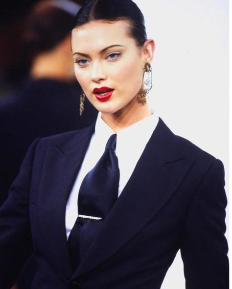 Shalom Harlow Supermodel Aesthetic, Alena Shishkova, Shalom Harlow, Models 90s, 90s Runway Fashion, 90s Model, 90s Supermodels, 90s Models, Office Siren