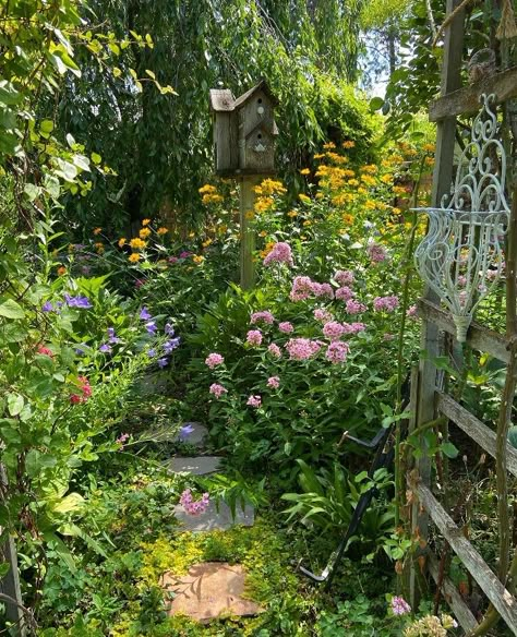 Fairy Core Garden, Garden Goals, Witch Garden, Pretty Nature, Future Garden, Garden Aesthetic, Fairy Cottage, Garden Inspo, Garden Fairy