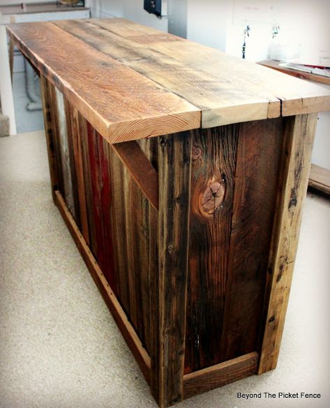 Rustic Reclaimed Wood Bar Reclaimed Wood Bar Ideas, Barnwood Bar Ideas, Diy Rustic Bar Ideas, Diy Portable Bar, Bar Diy Ideas, Diy Rustic Bar, Rustic Bar Ideas, Barnwood Bar, Reclaimed Wood Bar