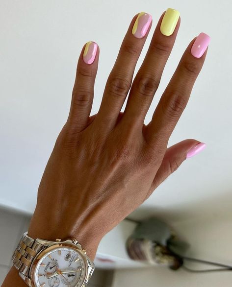 Aesthetic Nails Design, Popular Nail Colors, Nagellack Trends, Bright Summer Nails, Subtle Nails, Aesthetic Nails, Nails Aesthetic, Minimal Nails, Cute Summer Nails