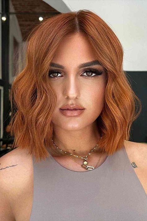 Off-Centered Bob with Dusted Ends for Short Copper Hair Copper Bob Hair, Short Copper Hair, Bixie Haircut, Icy Blonde Hair, Red Hair Inspo, Ginger Hair Color, Copper Hair Color, Hair Color Auburn, Lob Hairstyle