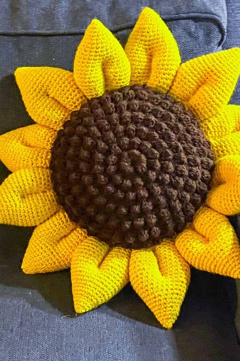 Crochet Sunflower Pillow Pattern - thecaffeinatedsnail.com Sunflower Pillow Pattern, Crochet Mini Easter Basket, Crochet Flower Pillow, Crochet Giraffe Pattern, Sunflower Pillow, Fall Crochet Patterns, Crochet Eyes, Crochet Strawberry, Crochet Cactus