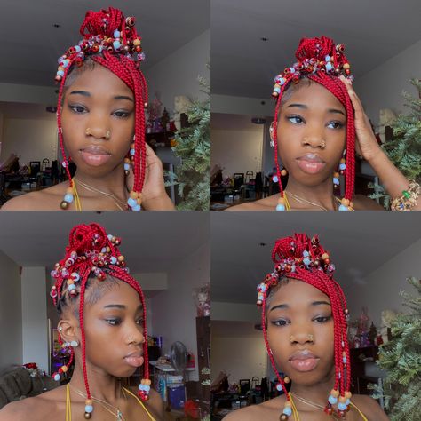 Red Locs With Beads, Red Knotless Braids With Beads, Short Medium Knotless Braids, Beads On Natural Hair, Knotless Braids With Beads Hairstyles, Bead Braids, Short Knotless Braids With Beads, Beautiful Box Braids, Style Knotless