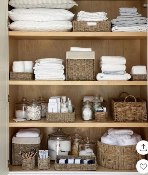 House Organisation, Dream Apartment Decor, Future Apartment Decor, Home Organisation, Apartment Decor Inspiration, Dream Apartment, Linen Closet, Bathroom Organisation, Dream House Decor