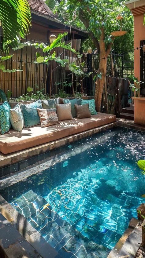 Plunge Pool Ideas Diy, Mini Inground Pool, Small Pools For Small Yards, Fiberglass Pool Ideas, Pool Small Backyard Ideas, Cocktail Pools Small Backyards, Plunge Pool Ideas, Small Inground Pool Ideas, Semi Inground Pool Ideas