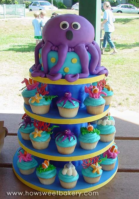 Octopus cake topper and cupcake tower. LOVE this! Click  photo for closer details. Click here >> http://simplysweetadventures.blogspot.com/2011/08/amazing-yeska-cakes-81311.html for instructions on the topper. Octopus Cake, Cake With Cupcakes, Sea Cakes, Cake And Cupcakes, Cupcake Tower, Sea Birthday, Cupcake Ideas, Special Cake, Novelty Cakes