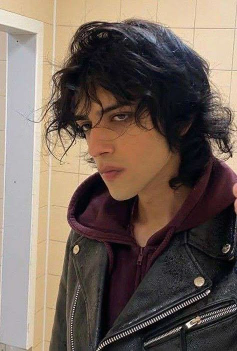 Faceclaim Male Dark Hair, Vampire Face Claim Male, Black Hair Male Aesthetic, Alt Men Hair, Male Face Claims Black Hair, Male With Black Hair, Black Haired Male, Faceclaim Male, Black Hair Pale Skin