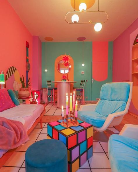 80s House Decor, Podcast Room, Fake Christmas Tree, Funky Bedroom, Hippie Bedroom Decor, Ideas Cuarto, 80s House, Art Deco Bedroom, Barbie Theme