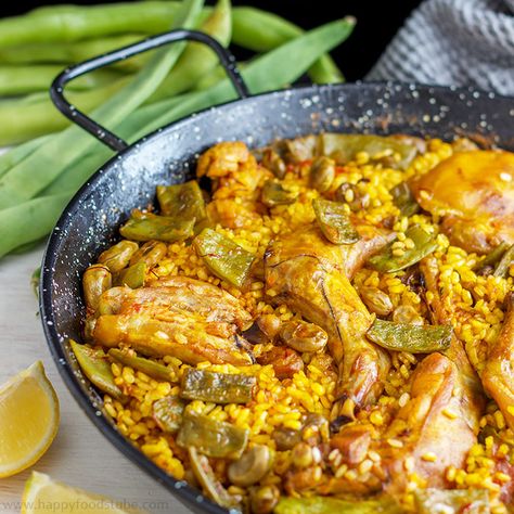 Paella Valenciana - 16 Most Popular Recipes 2016 | happyfoodstube.com Authentic Spanish Paella Recipe, Spanish Rice Dish, Valenciana Recipe, Traditional Paella, Spanish Paella Recipe, Easy Paella, Traditional Spanish Recipes, Paella Valenciana, Cooking Rice