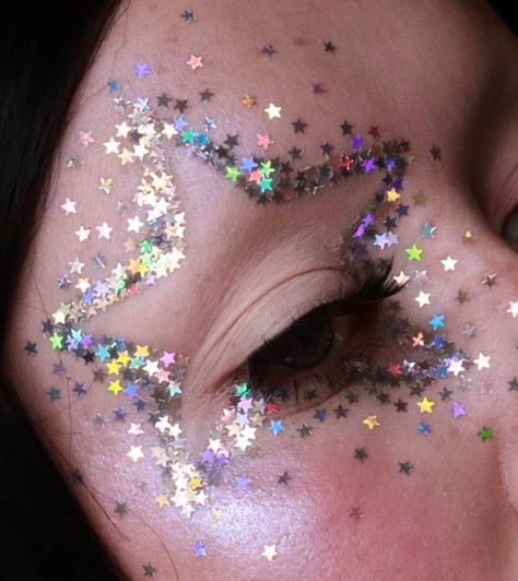 Body Glitter Ideas Festival, New Year's Makeup Ideas, Glitter Make Up Ideas, Glitter Makeup Ideas Festival, Celestial Face Paint, Glitter Star Makeup, Festival Accessories Ideas, New Years Face Paint, Eye Makeup Ideas Colorful