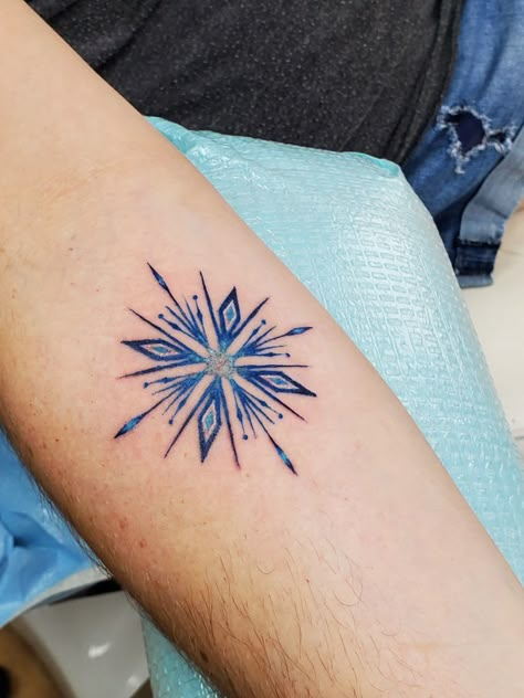 Disney Frozen Snowflake Tattoo, Frozen Elsa Tattoo, Frozen 2 Snowflake Tattoo, Let It Go Tattoo Frozen, Frozen 2 Tattoo Ideas, Elsa Tattoo Frozen, Frozen Snowflake Tattoo, Frozen Tattoo Disney, Frozen 2 Tattoo